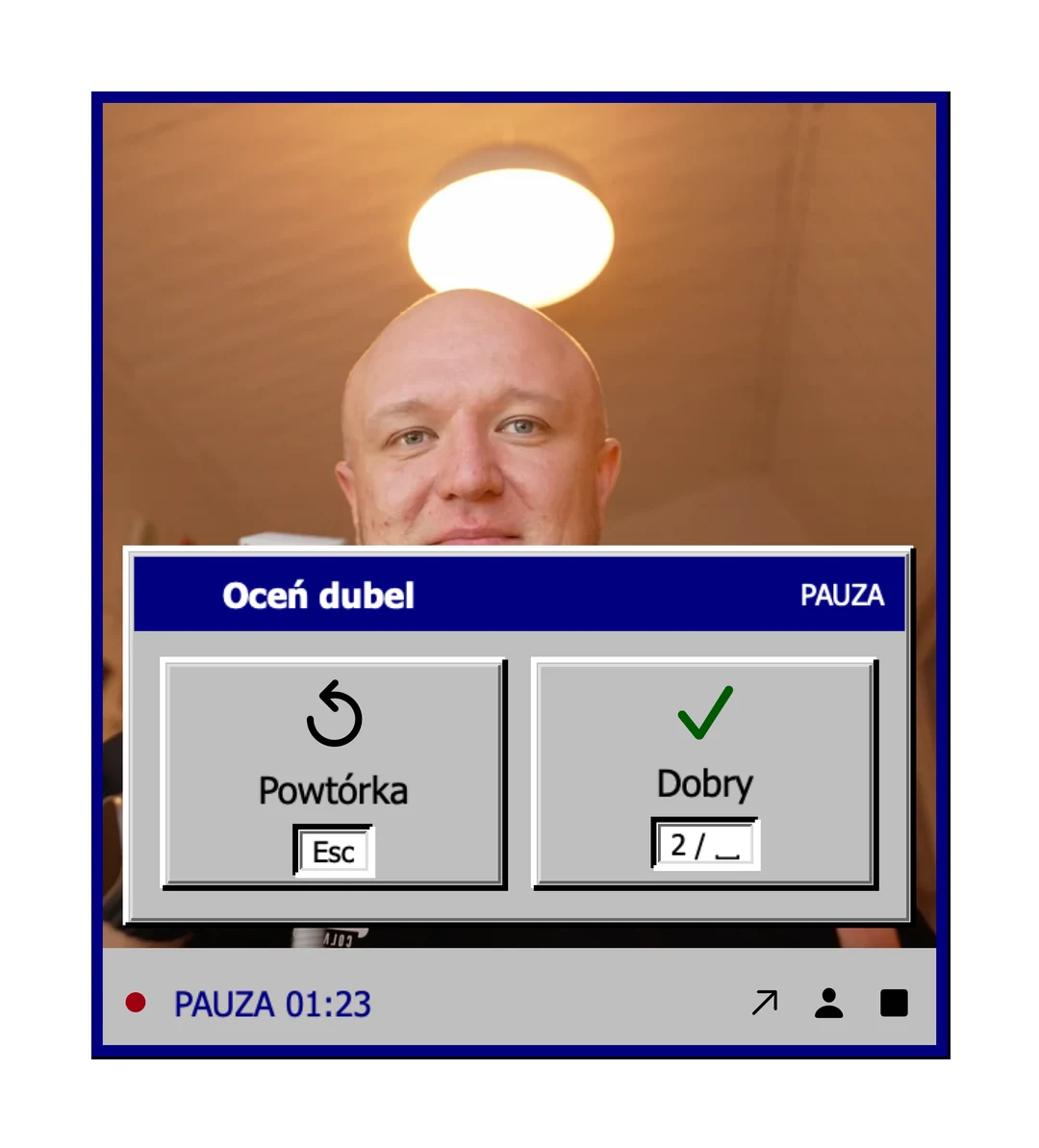 Małe okno kamery Fiklo podczas pauzy z wyborem dobrego ujęcia albo powtórki.